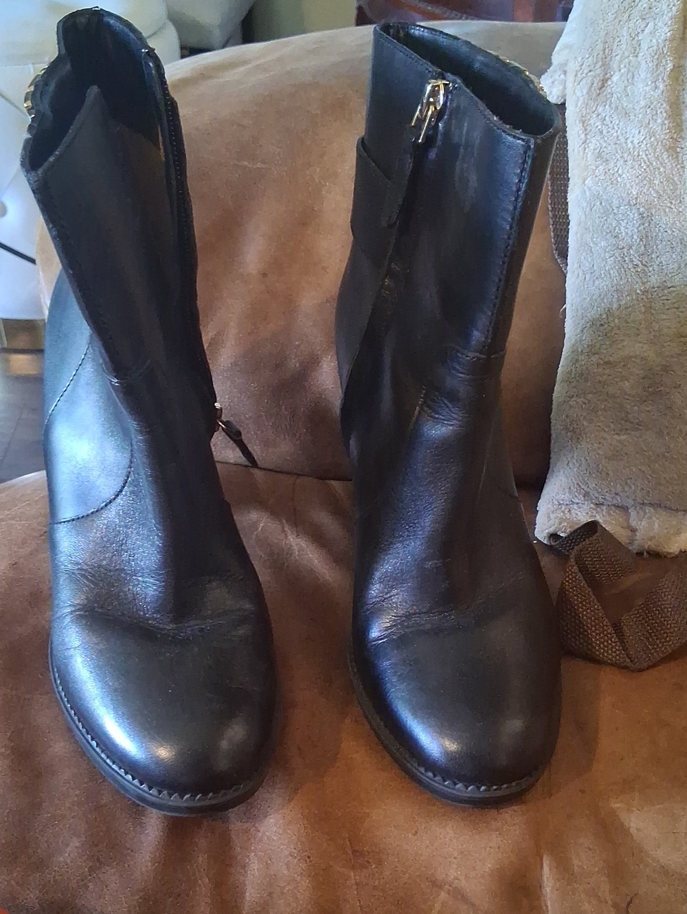 Women's Tory Burch Black Leather Ankle Boots - Classic Zip Closure
